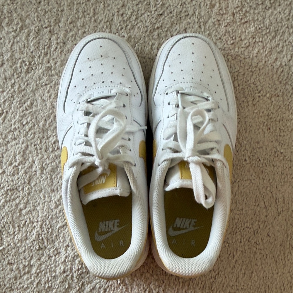 Nike Air Force 1 White with Gold Swoosh - Picture 5 of 5
